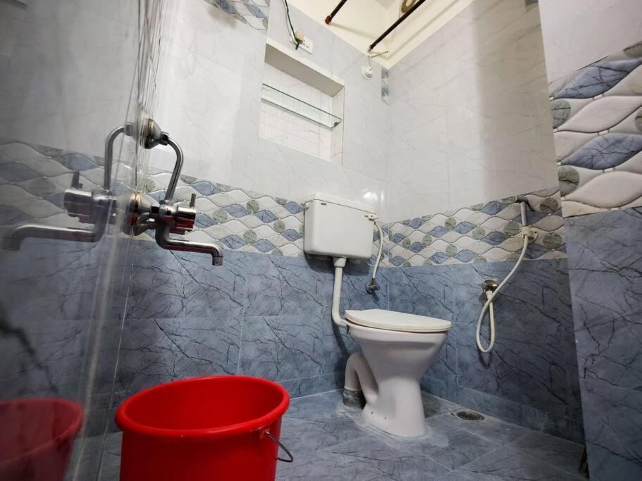 Comfy 2-Bedroom House In Sanjaynagar, Bengaluru Luaran gambar